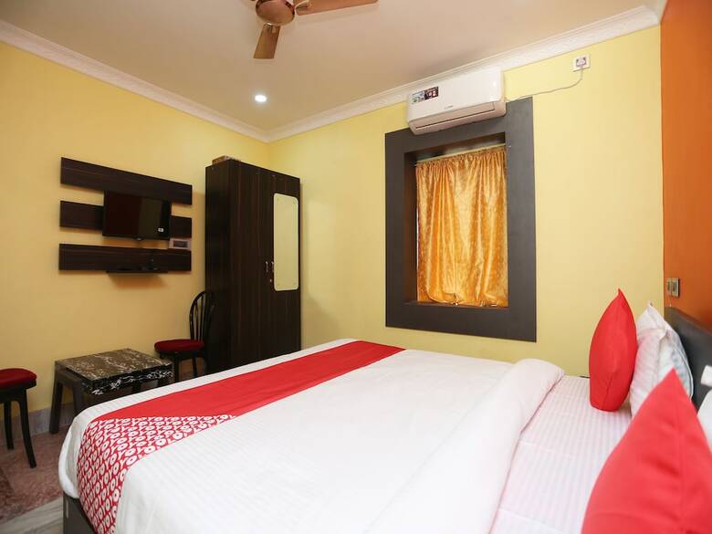 Hotel Oyo 19602 Omm Residency