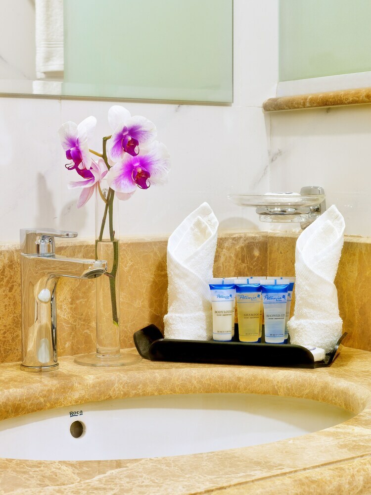 Hotel Tulip Inn Al Dar Rawafed