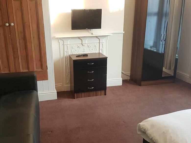 Hotel Bramshott Budget Rooms