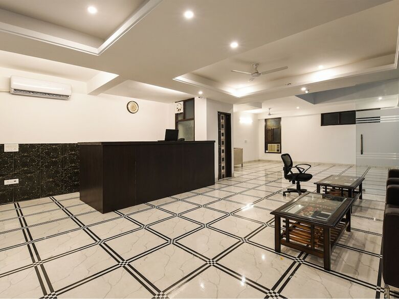 Hotel Oyo 13025 Petals Inn