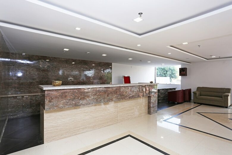 Apartamentos Oyo 18826 Hotel Emerald
