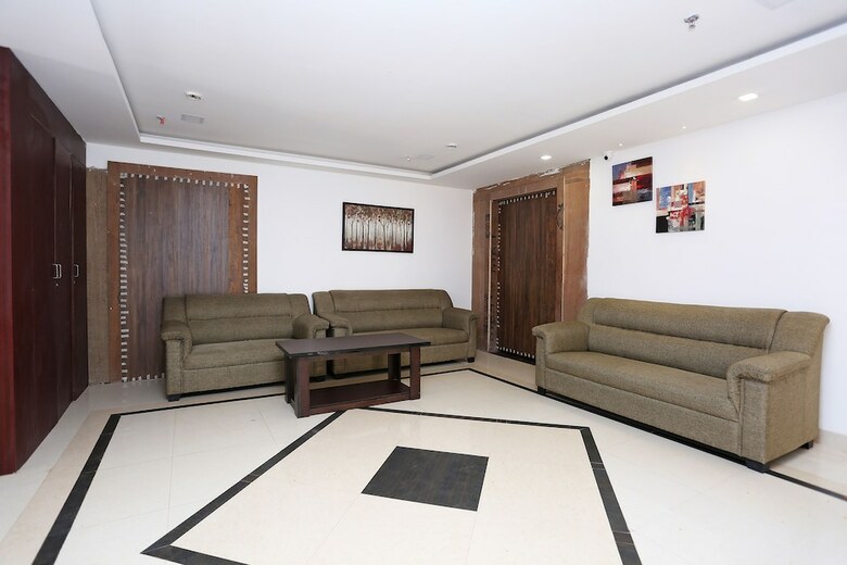 Apartamentos Oyo 18826 Hotel Emerald