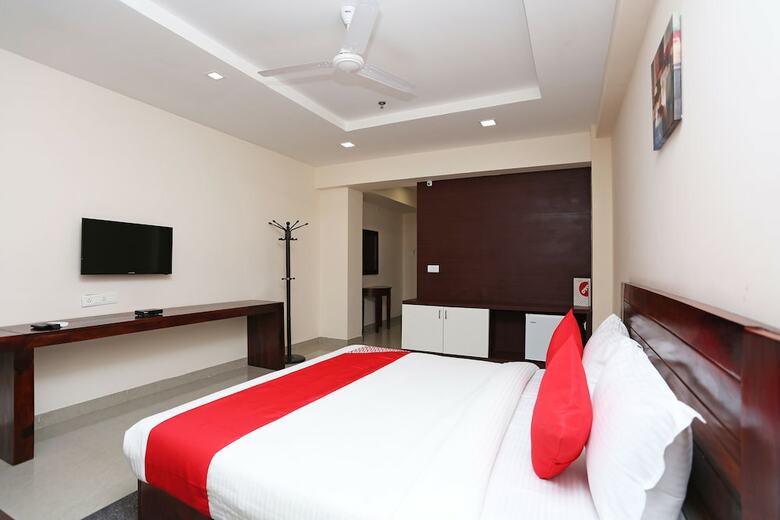 Apartamentos Oyo 18826 Hotel Emerald