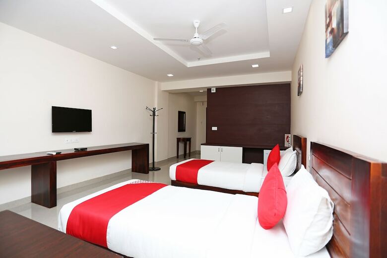 Apartamentos Oyo 18826 Hotel Emerald