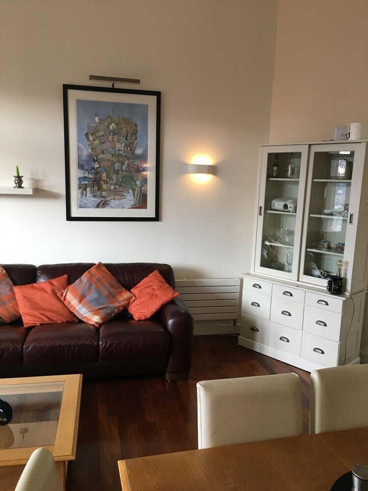 Week2week Modern 2 Bedroom Apartment City Centre