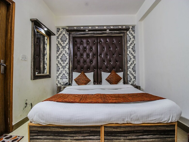Oyo 24801 Hotel Star Palace