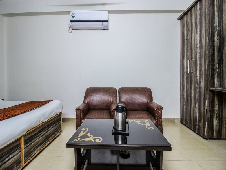 Oyo 24801 Hotel Star Palace