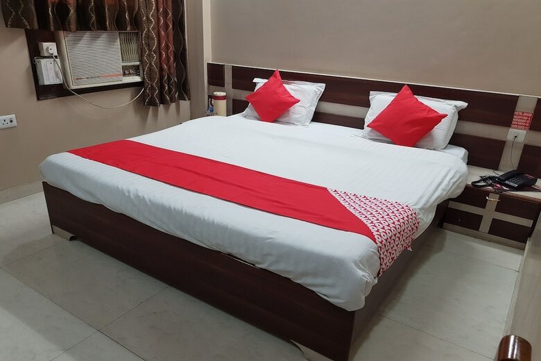 Oyo 23649 Hotel Anand