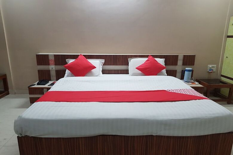 Oyo 23649 Hotel Anand