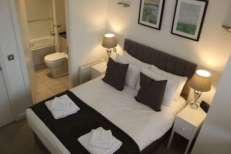 Week2week Spacious City Centre Apartment With 2 En-suites