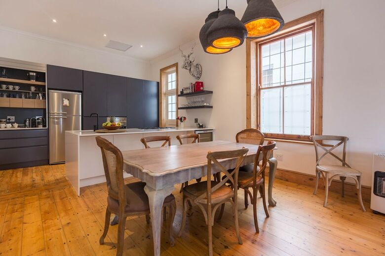 Sydney Green Point Villa