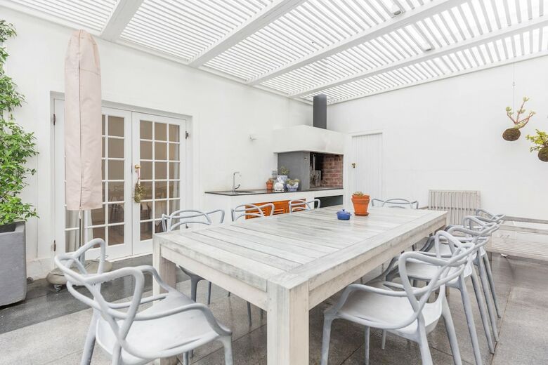 Sydney Green Point Villa