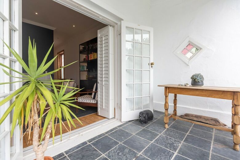 Sydney Green Point Villa