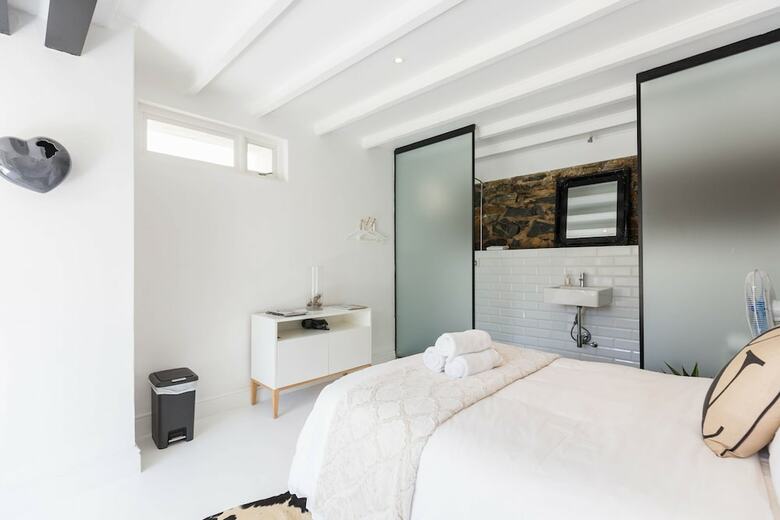Sydney Green Point Villa