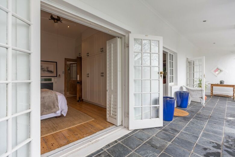 Sydney Green Point Villa