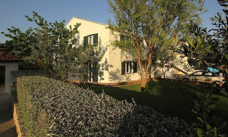 Mocici Apartments