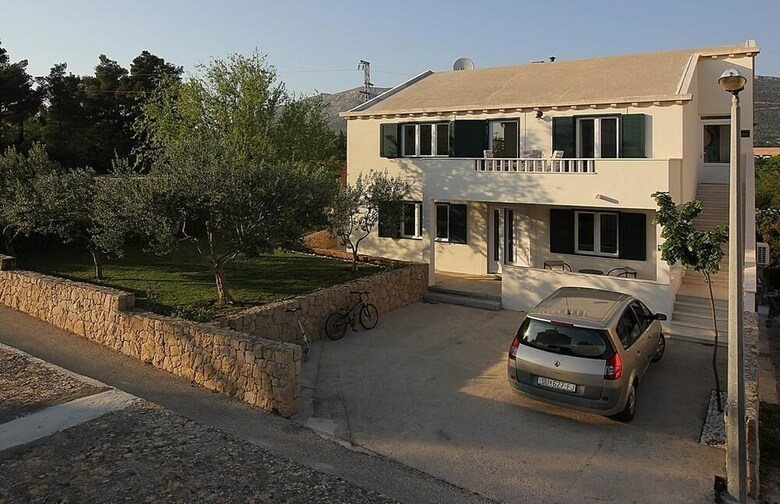 Mocici Apartments