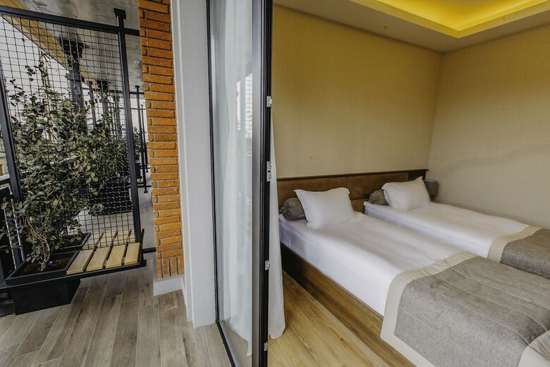 Hotel Seventeen Rooms