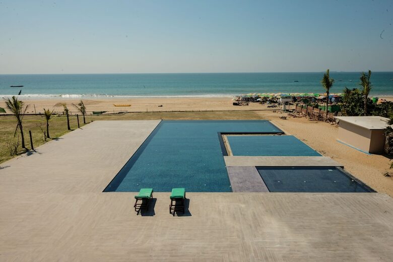 Hotel The Village Resort