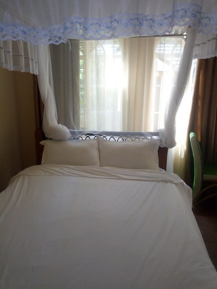 Bed & Breakfast Forest Breeze Gardens