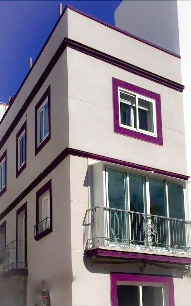 Hostal Tak