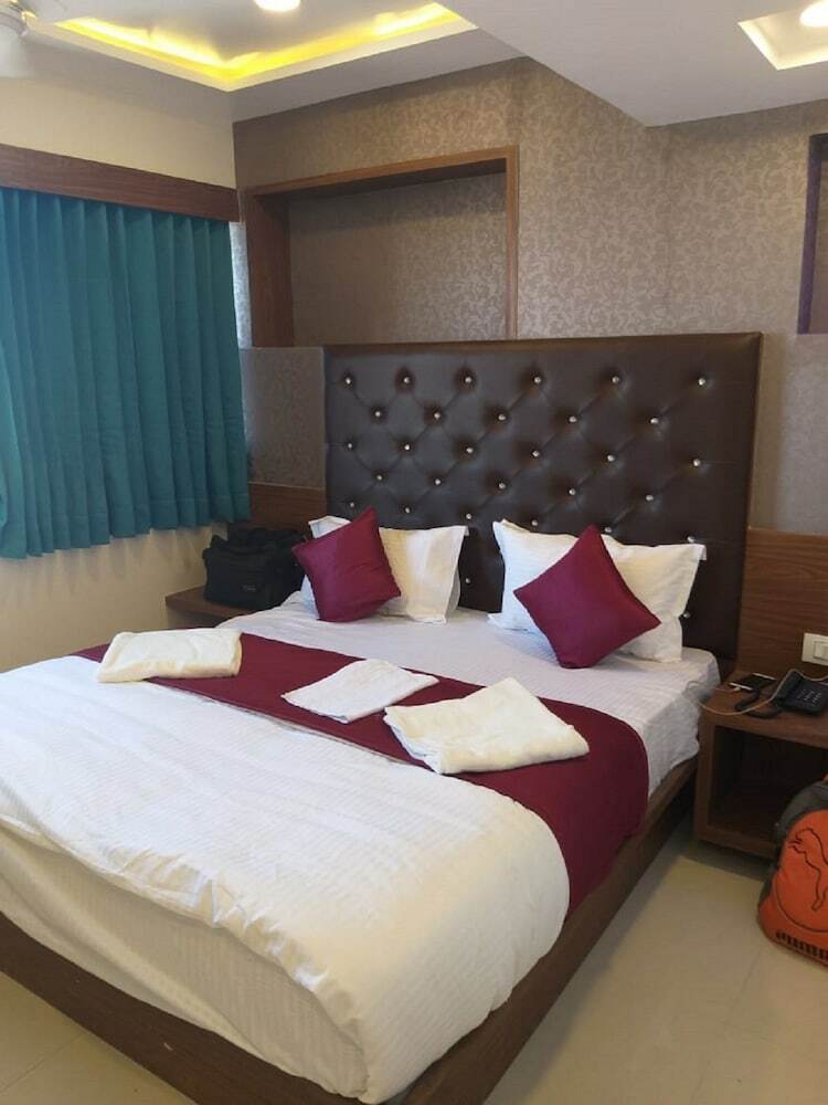 Hotel D Veeray By Sky Stays