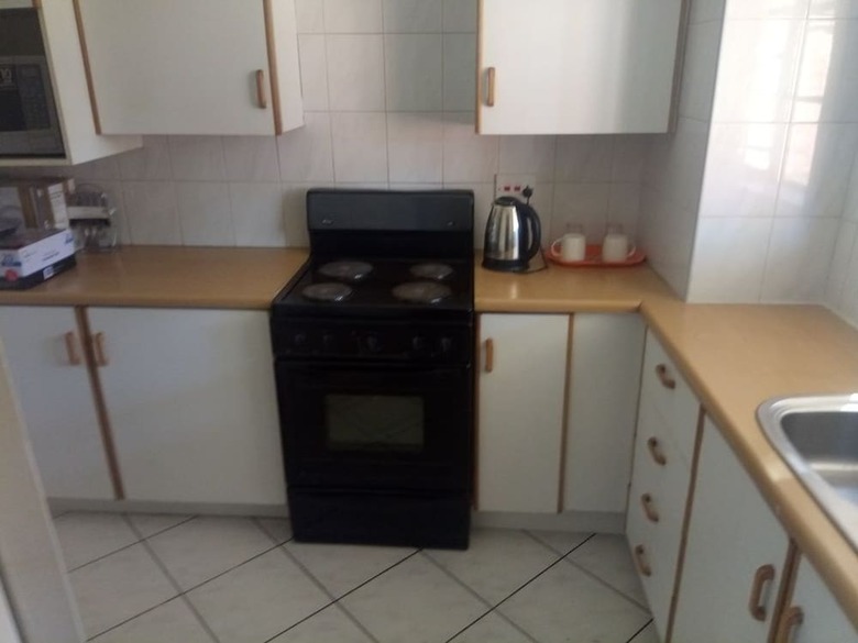 Aparthotel 108 West Road Apartment
