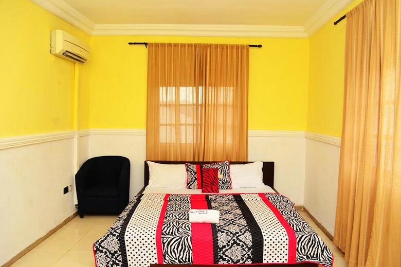 Hotel Supreme Suites