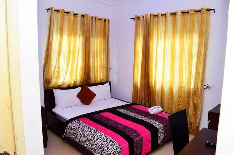 Hotel Supreme Suites