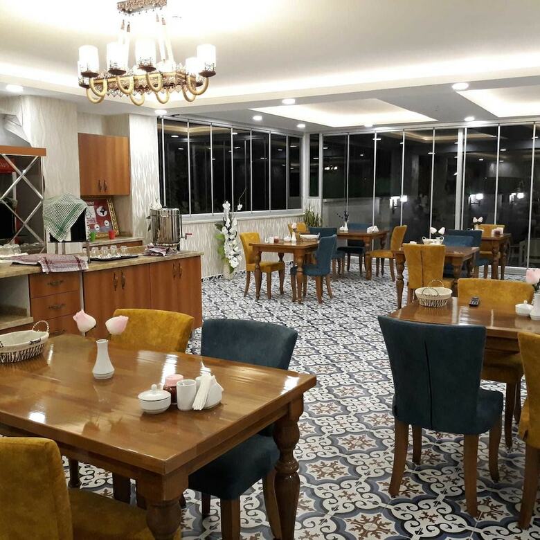 Ada Hotel