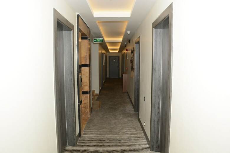 Ada Hotel