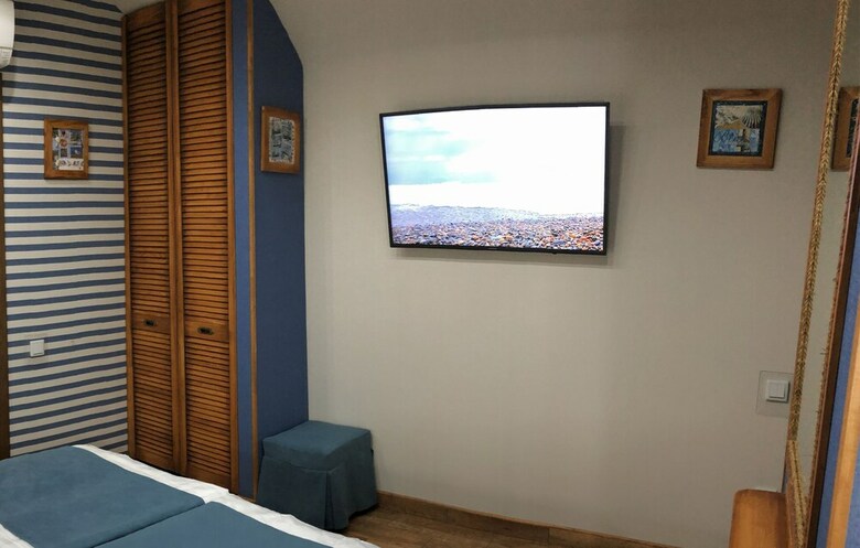 Lucky Ship. Art Hotel