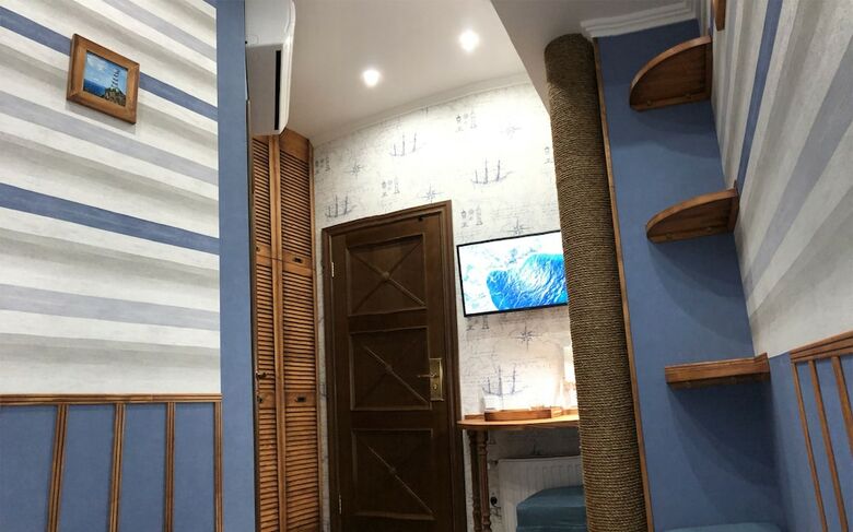 Lucky Ship. Art Hotel