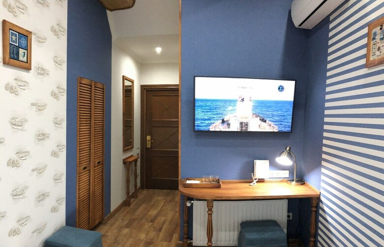 Lucky Ship. Art Hotel