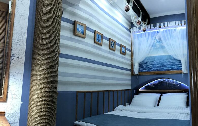 Lucky Ship. Art Hotel