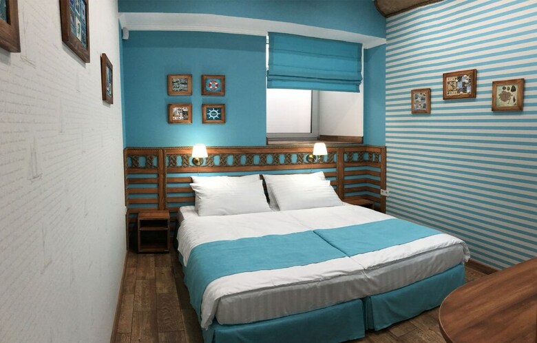 Lucky Ship. Art Hotel