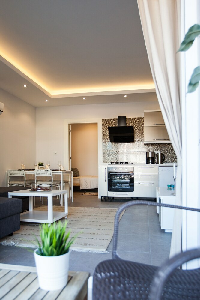 Truemar Hotels & Suites