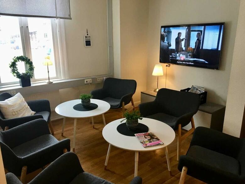 Bed & Breakfast J�rnv�gshotellet Skara