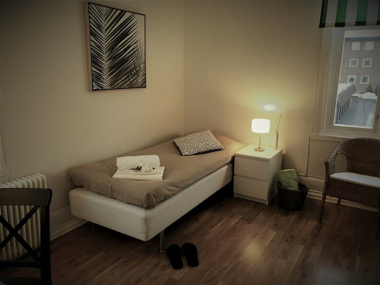 Bed & Breakfast J�rnv�gshotellet Skara