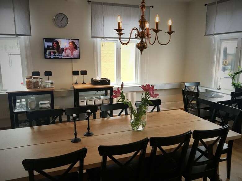 Bed & Breakfast J�rnv�gshotellet Skara