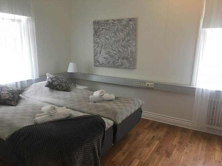 Bed & Breakfast J�rnv�gshotellet Skara