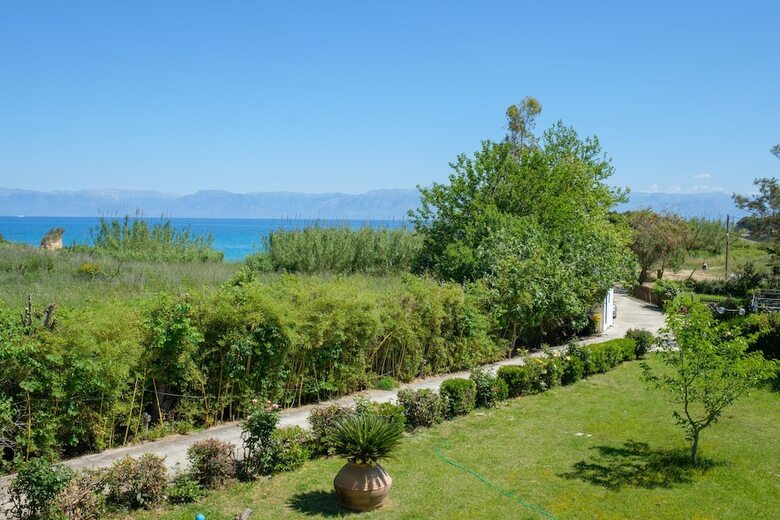 Apartamentos Villa Spyridoula - Near D Amour Beach