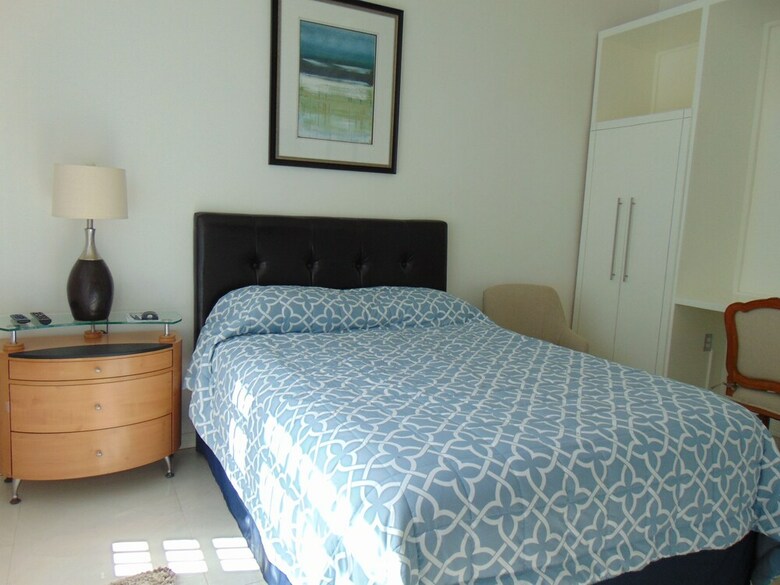 Apartamentos Modern Townhome Prime Location