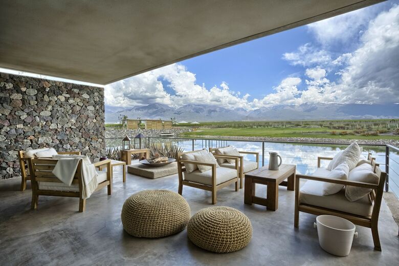 Hotel The Vines Resort & Spa