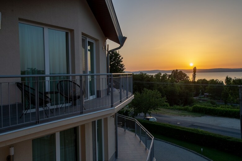 Hotel Holiday Resorts