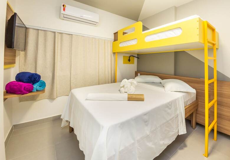 Pop Hotel