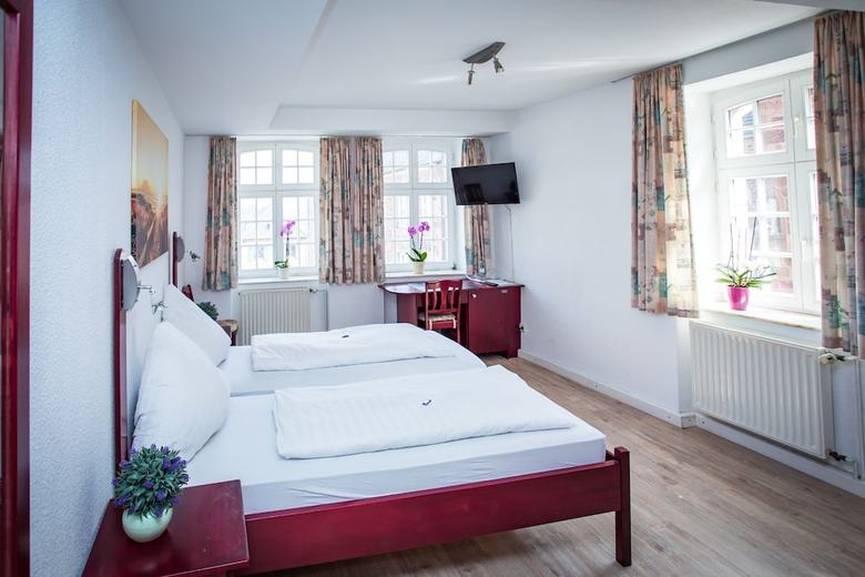 Hotel & Restaurant Ratskeller Nideggen