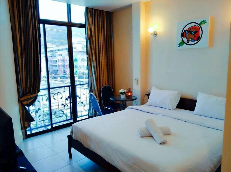 Zodiac Hotel