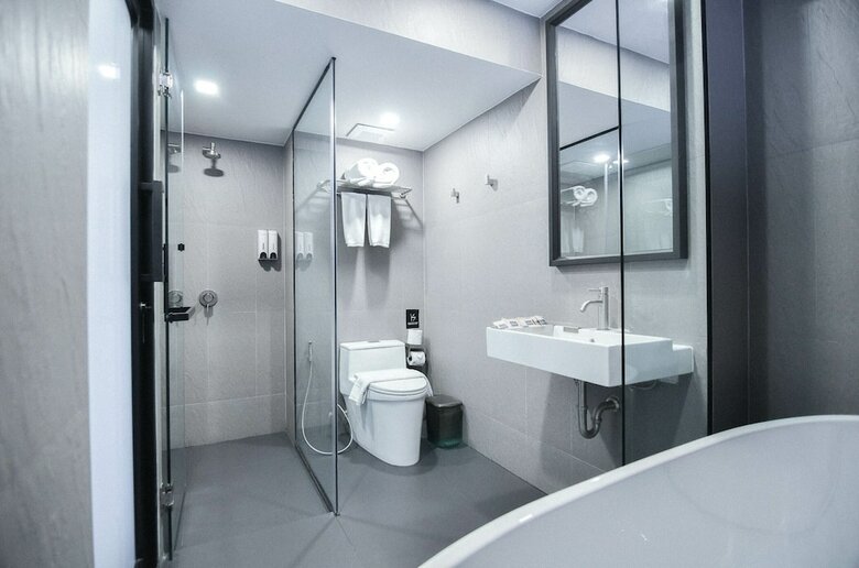 Crew Hotel