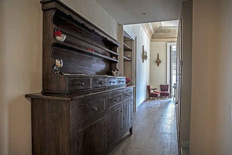 B&B Acanthus